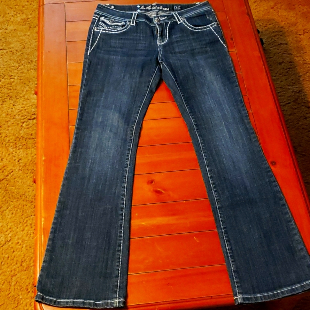 L.A. Idol Blue w/ White Stitching